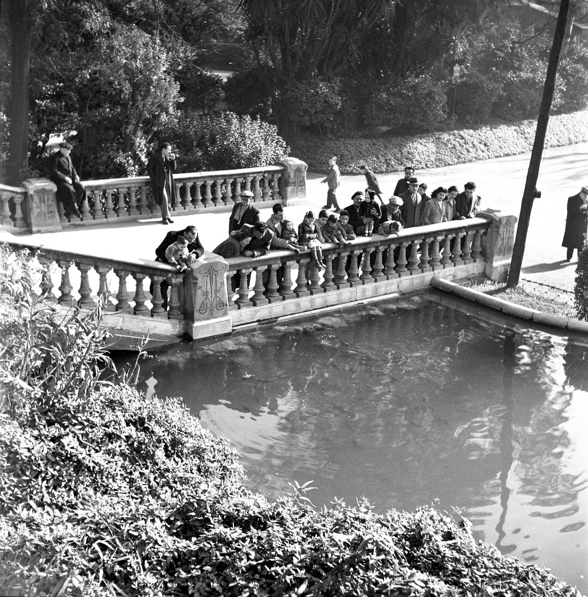 Joaquim Gomis. Parc de la Ciutadella, desembre de 1946. Fons Joaquim Gomis, dipositat a l'Arxiu Nacional de Catalunya. © Hereus de Joaquim Gomis, 2022. Fundació Joan Miró, Barcelona.
