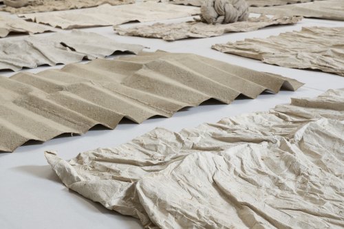 <p>Exposició Veure en natural de Paula García-Masedo. Dins el cicle d'Espai 13 com des d'aquí a cura de Carolina Jiménez © Fundació Joan Miró, Barcelona. Fotos de Roberto Ruiz</p>