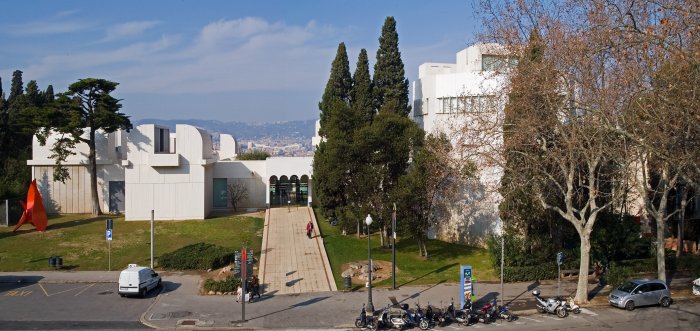 Fundació Joan Miró. Fachada