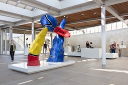 Impression of exhibition ‘Joan Miró – Sculptures’ in museum Beelden aan Zee, jointly organised with the Fundació Joan Miró, Barcelona. All works by Joan Miró / © Successió Miró c/o Pictoright Amsterdam 2024. Photo: Studio Gerrit Schreurs