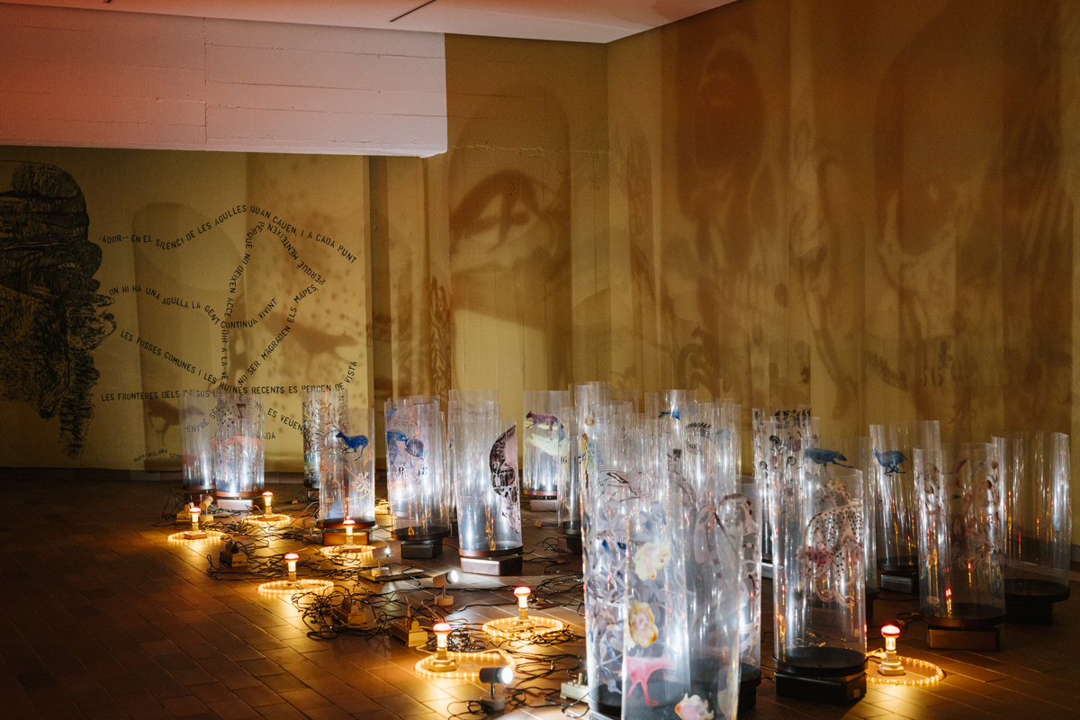 Sala de l’exposició <em>No em sents </em>de Nalini Malani